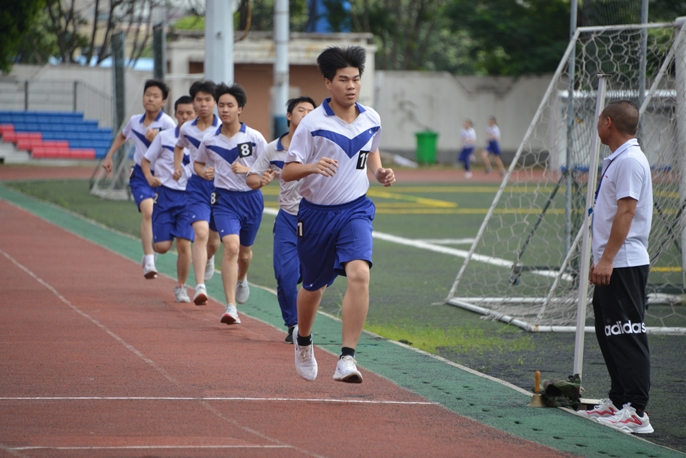 6月13日上午，黄播
第一中学耐力跑项目考试现场.jpg