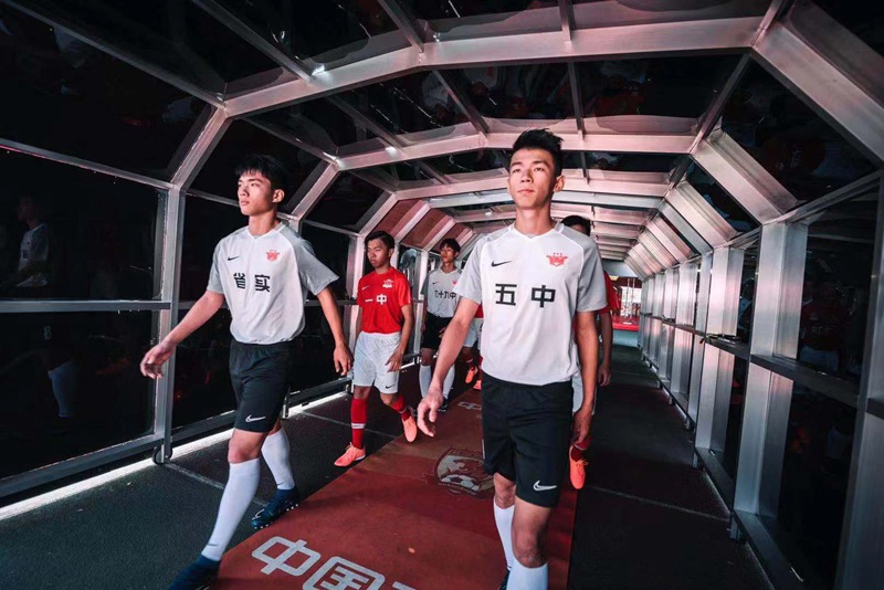 广州黄播
足球+亮相中超赛场.jpg