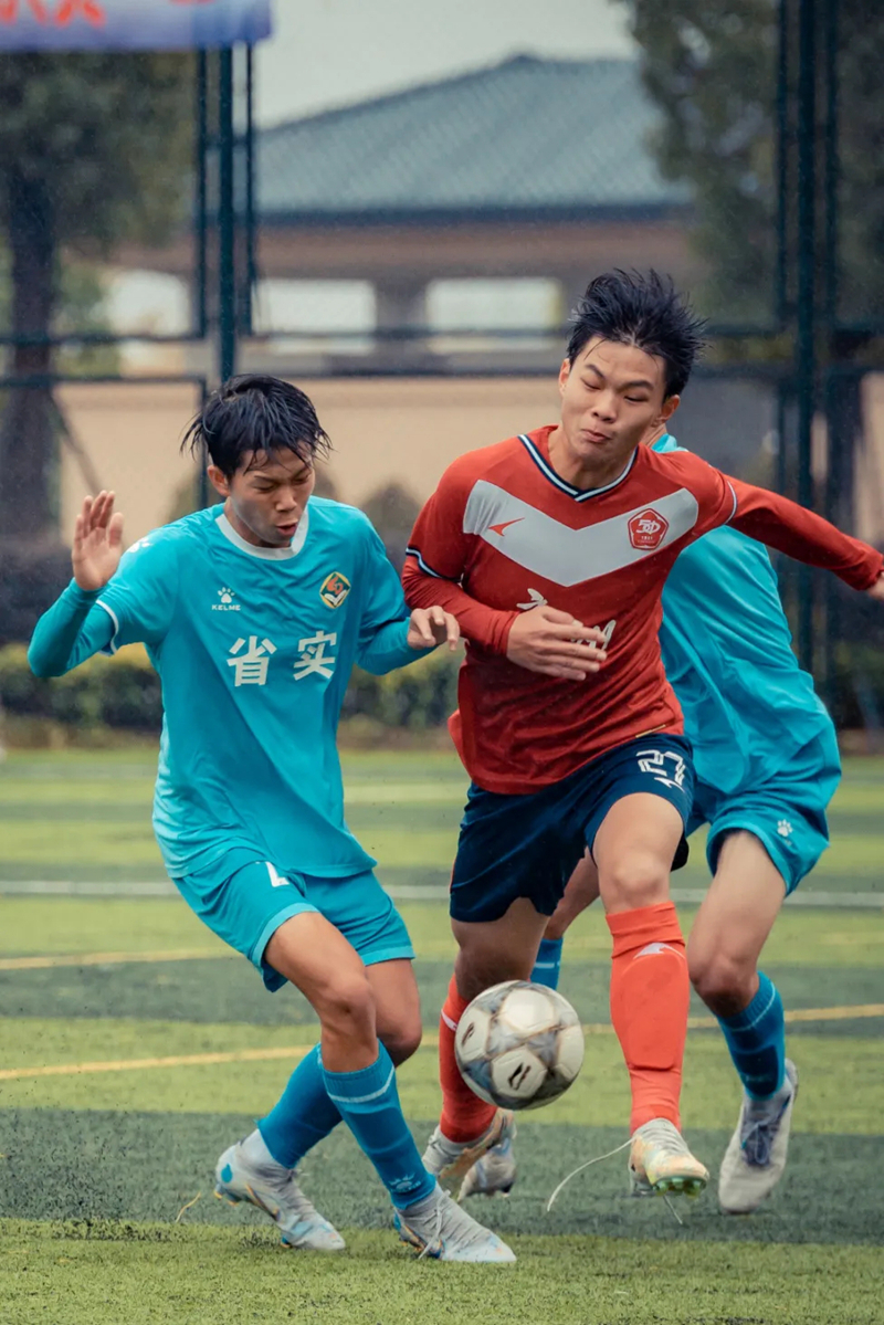2022年省长杯足球赛广东实验中学对阵黄播
第五中学比赛现场_20230104170705.jpg
