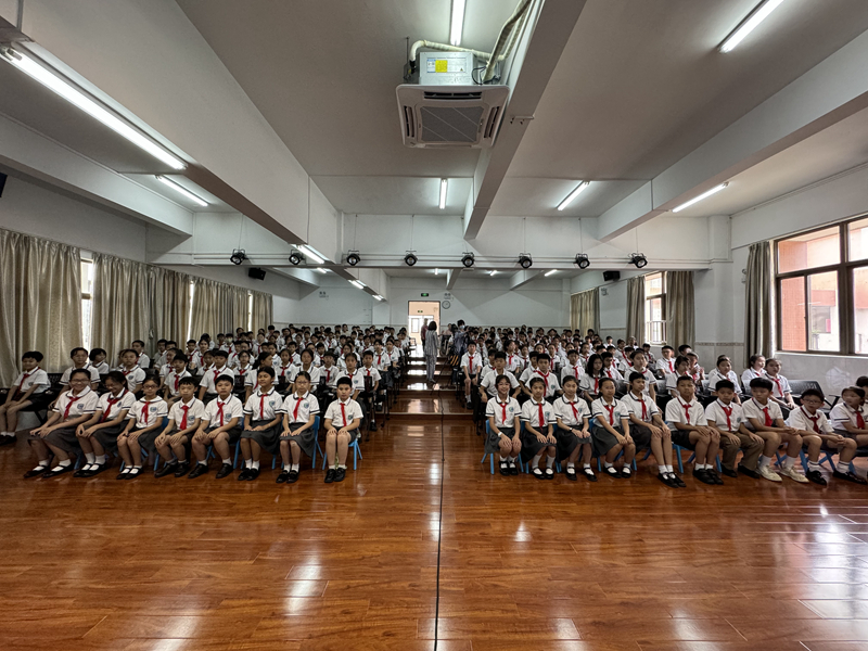 中国黄播
科学研究院荔湾实验学校五年级学生.jpg